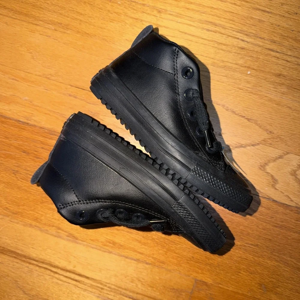 Converse Shoes Kids Size 11 Black Chuck Taylor All Star High Top Leather Easy On